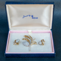 Vintage Signed Crown Trifari Pave Rhinestone Pine Con Set in OG Box A Phillipe