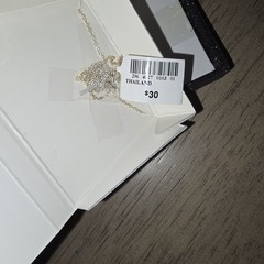VINTAGE NECKLACE JEWELRY LOT / 5 TOTAL