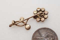 ANTIQUE GEORGIAN ENGLISH 15K GOLD FOILED GARNET FLOWER BROOCH / LACE PIN c1820