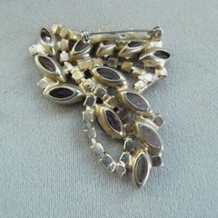 VINTAGE AMETHYST PURPLE RHINESTONE BROOCH / PRONG SET 2 3/4″ high x 2 1/8″ wide