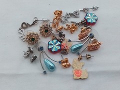 10 LOT D VINTAGE ESTATE PIERCED EARRINGS ALL DAINTY SOME HUGGIE & DANGLE