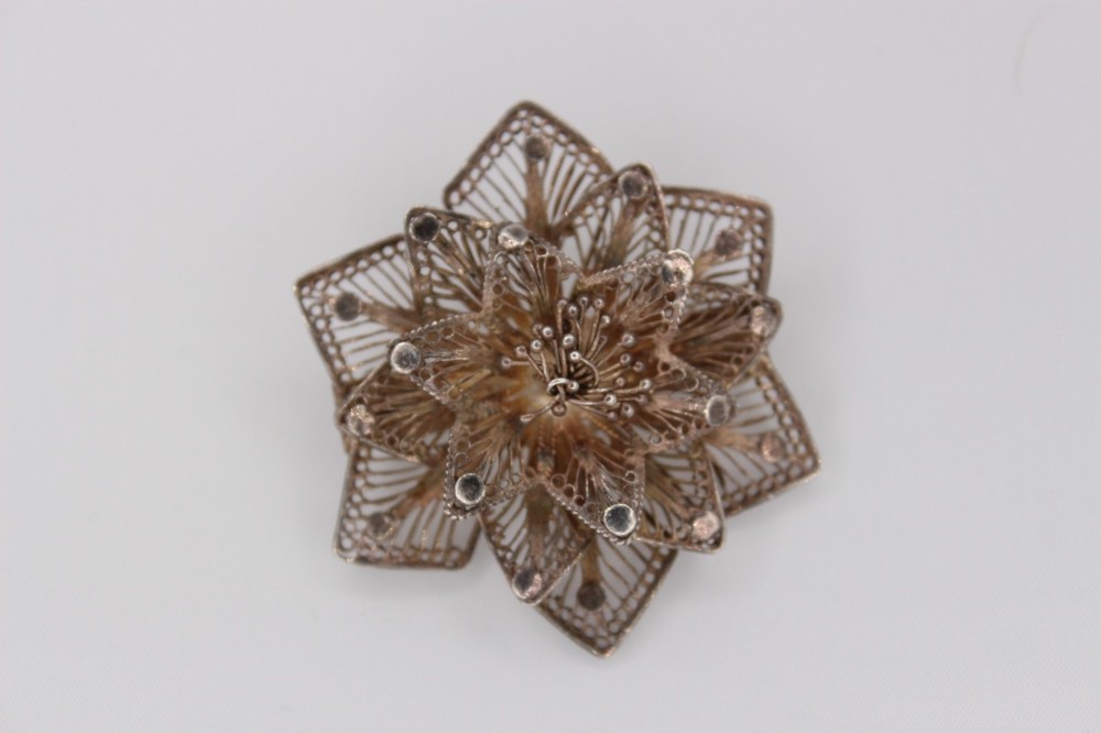 Antique 750 or 800 silver filigree flower brooch 1.50″ delicate art deco style