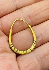 Vintage Gold Tone Teardrop Hoop Earrings Engraved Tribal Boho Ethnic Style