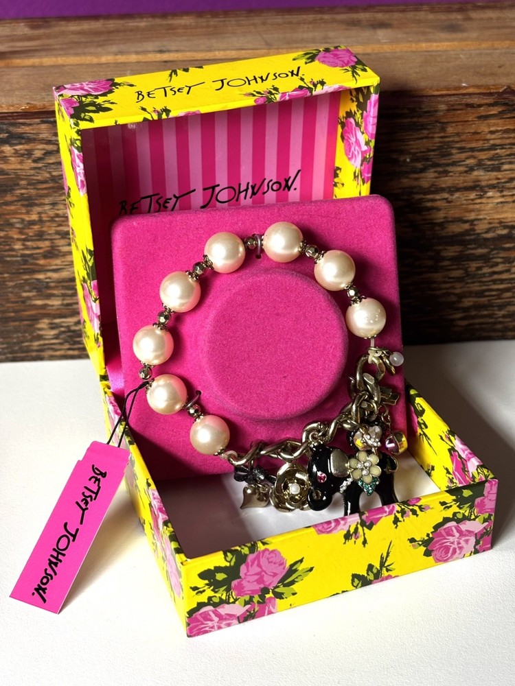 Betsey Johnson Charm Bracelet – Gold Tone Pearl Elephant, Bows, Hearts NIB