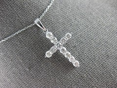 ESTATE 1.03CT DIAMOND 14KT WHITE GOLD 3D CLASSIC ROUND CROSS FLOATING PENDANT
