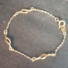 Vintage Signed Avon Gold Tone Rope Bracelet w Twirl Accents 6-7/8inch