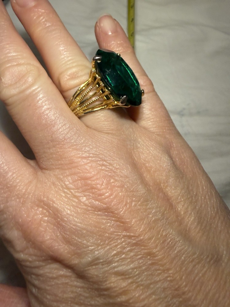 Vintage Huge Emerald Green Faceted Glass Cocktail Statement Ring Size 8 Unmarked