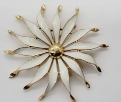Vintage Crown Trifari Brooch Gold and White Enamel Flower Pin 2.5 in HUGE