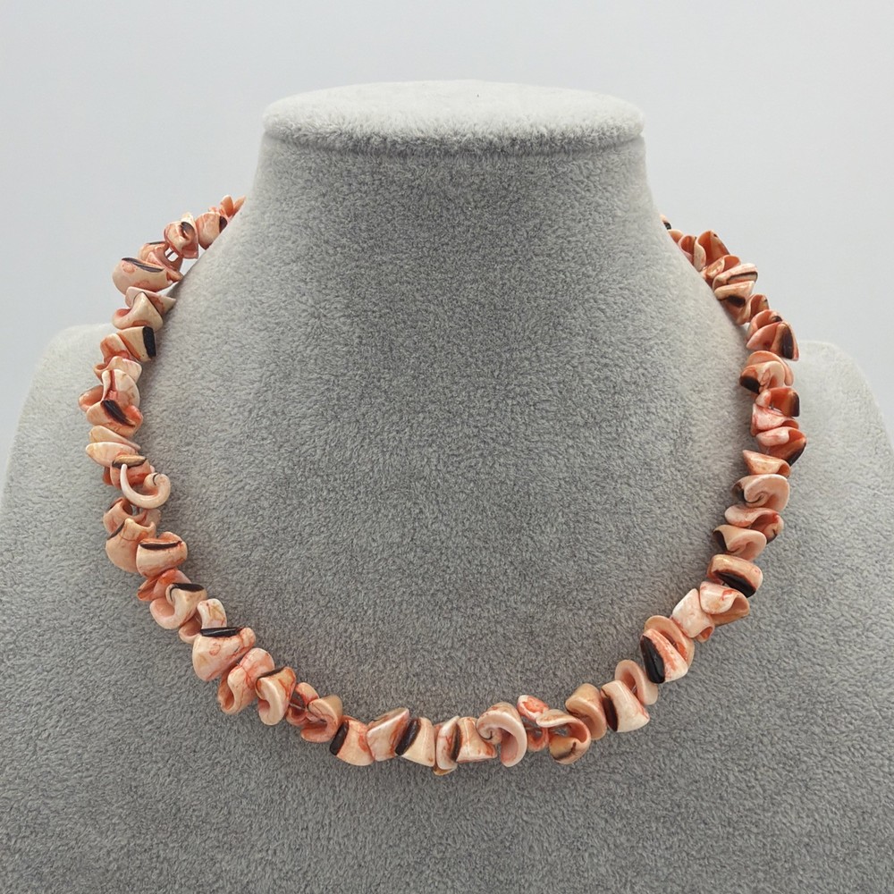 Vintage Luhuanus Shell Necklace Peach Curly Jewelry Hawaiian 16.5″ Barrel Clasp