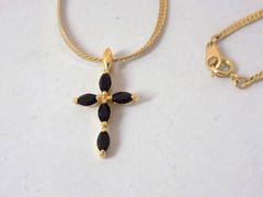 Vintage ROMAN 24 Inch Onyx Cross Gemstone Gold Tone Pendant Necklace