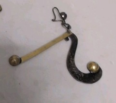 UNUSUAL VINTAGE MIX METAL MEXICO STERLING BRASS MUSICAL NOTE? DANGLY EARRINGS