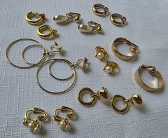 Vintage Collection Of 8 Gold-Tone Clip-On Earrings Excellent Condition