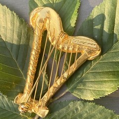 Vintage Brooch Casual Corner Signed Harp Music Lover Gold Plated Estate Jewelry