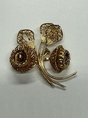 Corocraft Gold Tone Brooch And Earrings Set Flower Floral