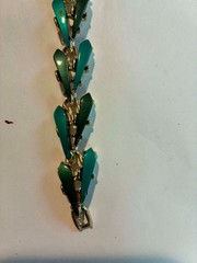Unsigned Vintage Lisner Style 3 Piece Parure, Two-Tone Teal Thermoset Tulip Leaf