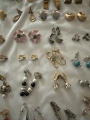 Lot Of 50 Clip On Earrings, Lisner Butterfly, Trifari And Other Brands
