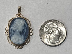 Vintage 14K 585 Yellow Gold Blue Agate Cameo Woman’s Portrait Pendant