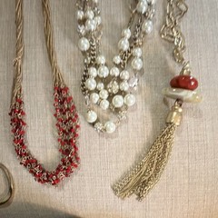 Vintage Mixed Lot Necklaces Chains Gold Red White Glass Metal Plastic 5 Pieces