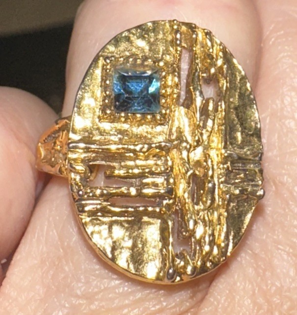 MODE ART Signed Ring Adjustable Gold Tone Blue Stone Vintage 50’s-80’s MCM Oval