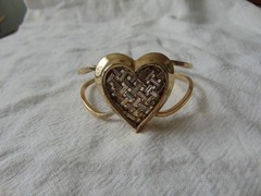 vintage gold tone clear crystal baguettes basketweave design heart clamper