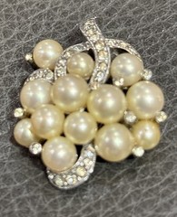 “Signed Jomaz Pearl Rhinestone Fur Or Sweater Guard Clip Vintage Hollywood Glam”