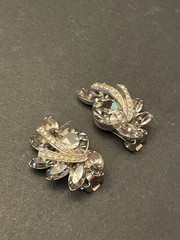 Large WEISS Smoky Gray Clear Crystal Rhinestone Brooch & Clip Earrings SET