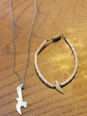 Vtg Estate Bracelet & Necklace Cut Shell Dove Birds Beach Jewelry Set Lot of 2