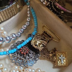 Mostly Vintage Jewlery Lot Some Signed All Wearable Brooches Necklaces Etc