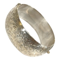 VINTAGE STERLING Silver ETCHED HINGED BANGLE Check Last Pictures