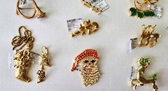 21 pc CHRISTMAS JEWELRY LOT BROOCH EARRINGS RHINESTONE GERRY’S, Louis Guisti, AK