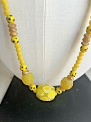VINTAGE CZECH YELLOW GLASS BEADS NECKLACE 39 1/2 CM