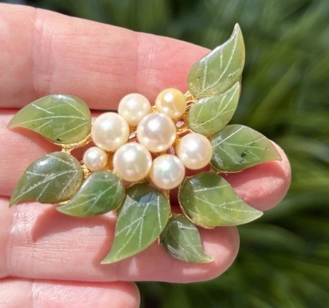Vintage Swaboda Signed Carved Jade Pearls Gold Leaf Floral Brooch 1960’s