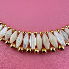 Vintage Polished MOP Necklace Oval Barrel Shape Gold Tone Bead Border Graduated