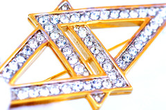 Nina Ricci Vintage Brooch Glam Interlaced Rhinestone Triangles Gold Tone 75MM