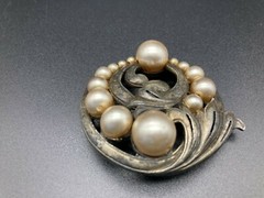 Vintage Pot Metal Large Faux Pearl Art Nouveau Leaf Brooch Pin