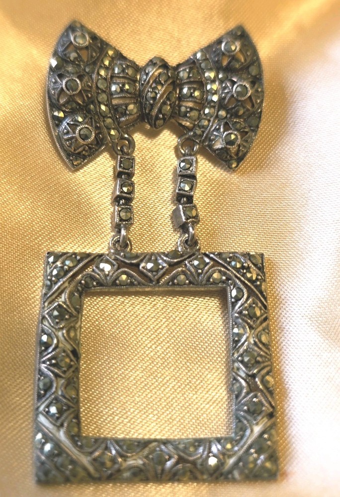935 FINE Silver Faceted Marcasite Bow & Frame Brooch Pin 10.4 gr Signed Hematite