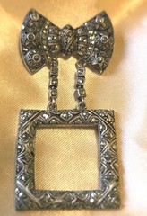 935 FINE Silver Faceted Marcasite Bow & Frame Brooch Pin 10.4 gr Signed Hematite