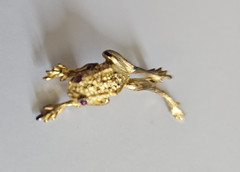 Les Bernard Sterling Gold Tone Brooch Pin Lot 2 x Frog 1 Bee Rhinestone Eyes