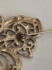 Vintage ART Mode Jewelry Signed Gold Tone Butterfly Brooch Pin