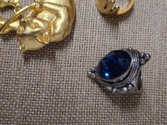 LOT OF FOUR, CAT PIN, 3 RINGS ASSORTED SIZES