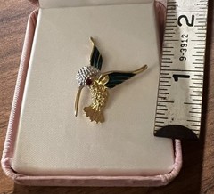 VTG Marvella Estate Hummingbird Brooch Pin Gold Tone Rhinestone Enamel w/ Box