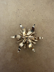 Vintage Starburst Snowflake Atomic Brooch Gold Tone Mid Century Modern 1.5″