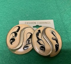 Vintage 1980s Black & Off White Enamel Pierced Earrings