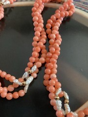Vtg 3 strand Angel Skin Coral & Rice Pearl Beaded necklace 24”