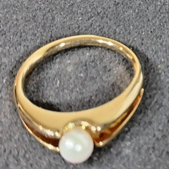 NOS Vintage 1985 Avon Genuine Cultured Pearl Ring Size 8 18K HGE Blue Velvet Box