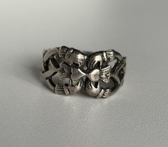 VTG Sterling Silver Celtic Knot Wide Band Ring Size 6 Hands Heart 10mm wide 925