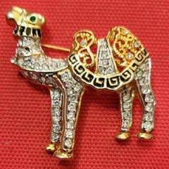 Rhinestone CAMEL Vintage Brooch Pin Statement 1.5 in.x 1.5 in. Gold Tone