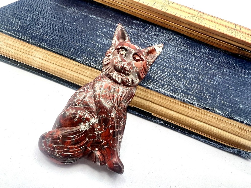 Vintage 1980s Carved Red Stone Gemstone Wolf Dog Brooch NOS Ro-Do IL