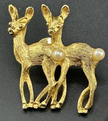 Chistmas Pin/Brooch Lot Avon, Nativity, Reindeers, Faux Pearls, Christmas Trees