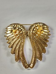 Beautiful Angel Wings Brooch Pendant Iridescent Rhinestones Gold Tone White Pink